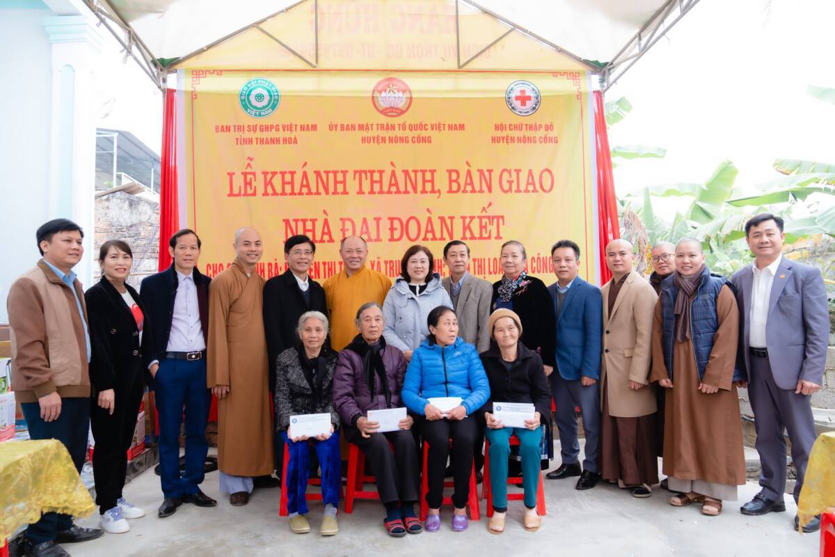 hanh Hoá: Lễ khánh thành và bàn giao nhà Đại đoàn kết cho các hộ nghèo