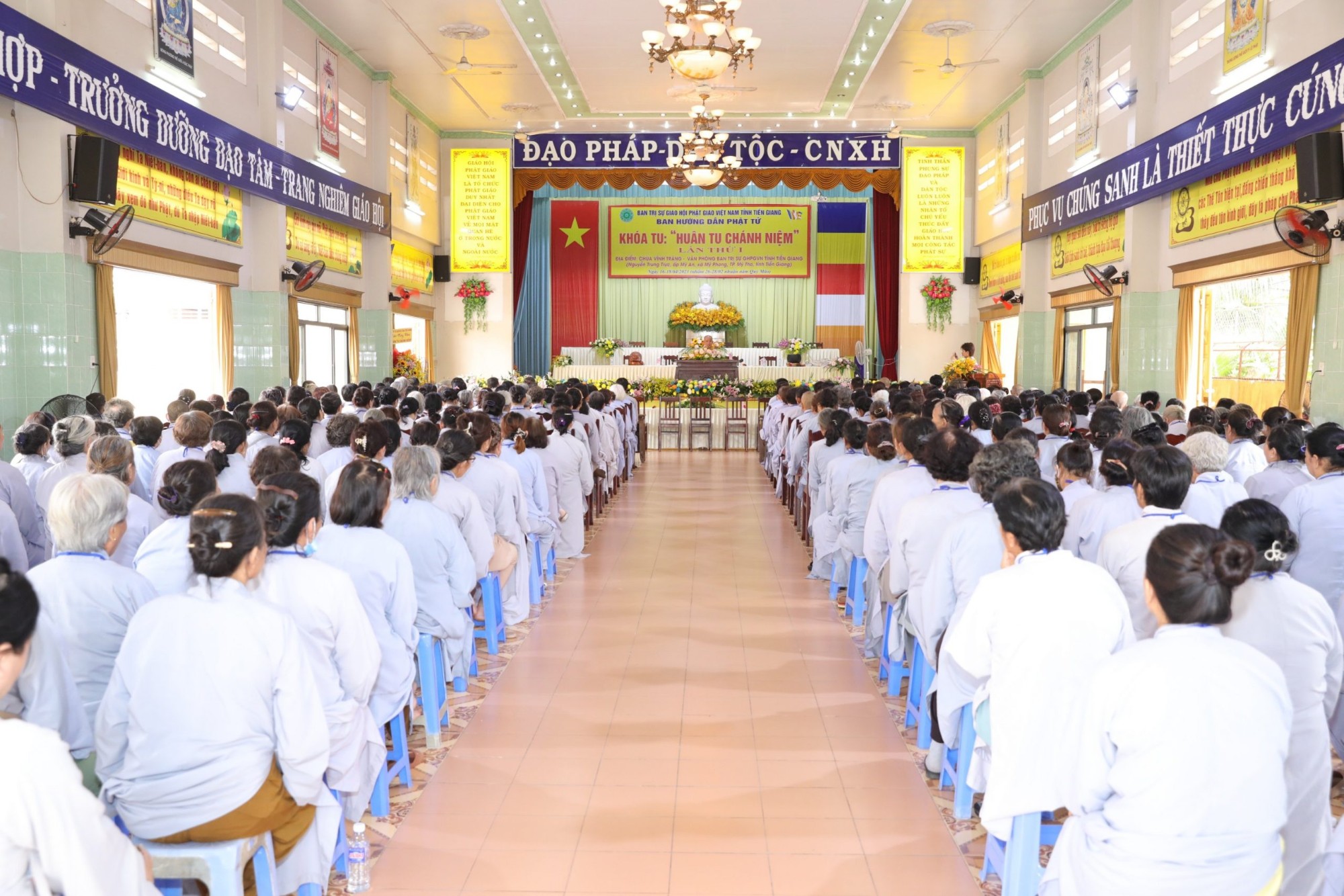 Tiền Giang: Thượng tọa Thích Huệ Chơn chia sẻ đề tài “Chánh niệm” tại Khóa “Huân tu Chánh niệm” lần thứ nhất năm 2023