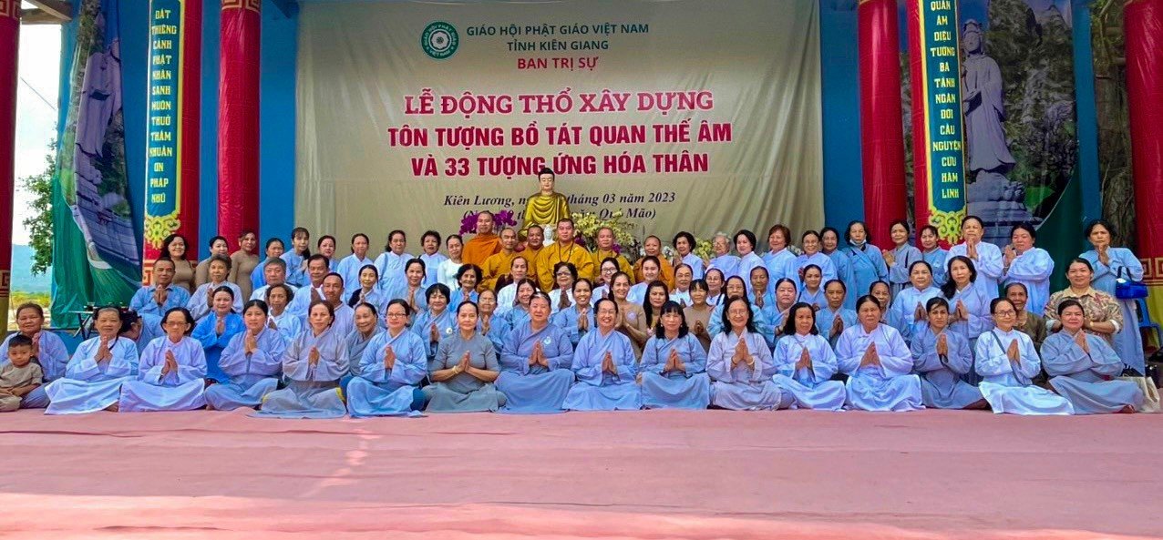 Kiên Giang: Các tự, viện (TP. Rạch Giá) hành trì khoá lễ tâm linh cầu nguyện tại chùa Hải Sơn (chùa Hang)