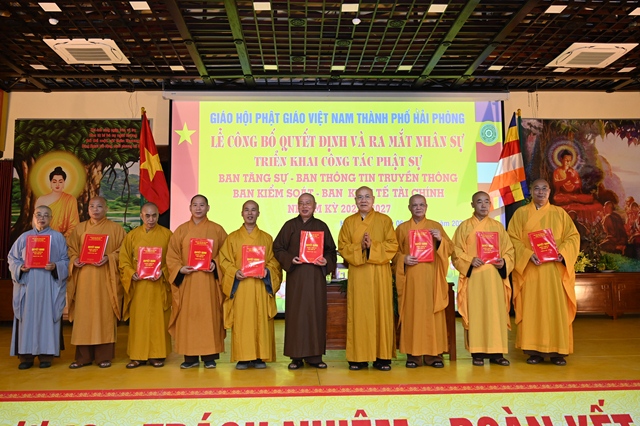 Hải Phòng: Lễ công bố và trao Quyết định chuẩn y nhân sự Ban Tăng sự, Kiểm soát, Thông tin – Truyền thông và Kinh tế -Tài chính nhiệm kỳ IX (2022-2027)