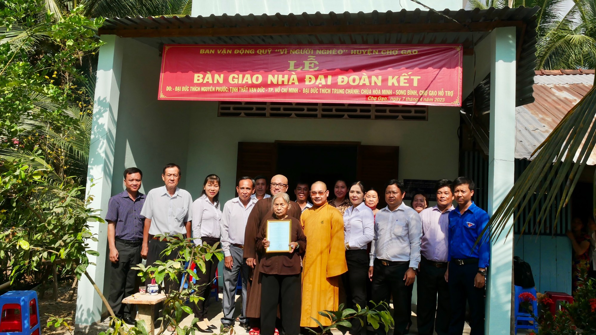 Tiền Giang: Chùa Hòa Minh bàn giao nhà “Đại đoàn Kết” cho hộ nghèo 