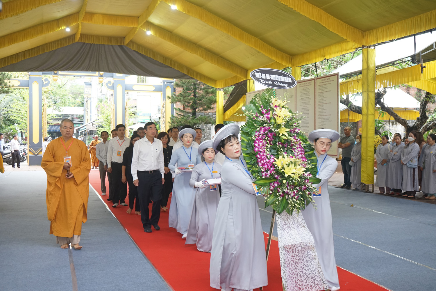 Đà Nẵng: Lãnh đạo chính quyền, Ban Trị sự GHPGVN thành phố và các phái đoàn viếng tang cố Hòa thượng Thích Thiện Toàn