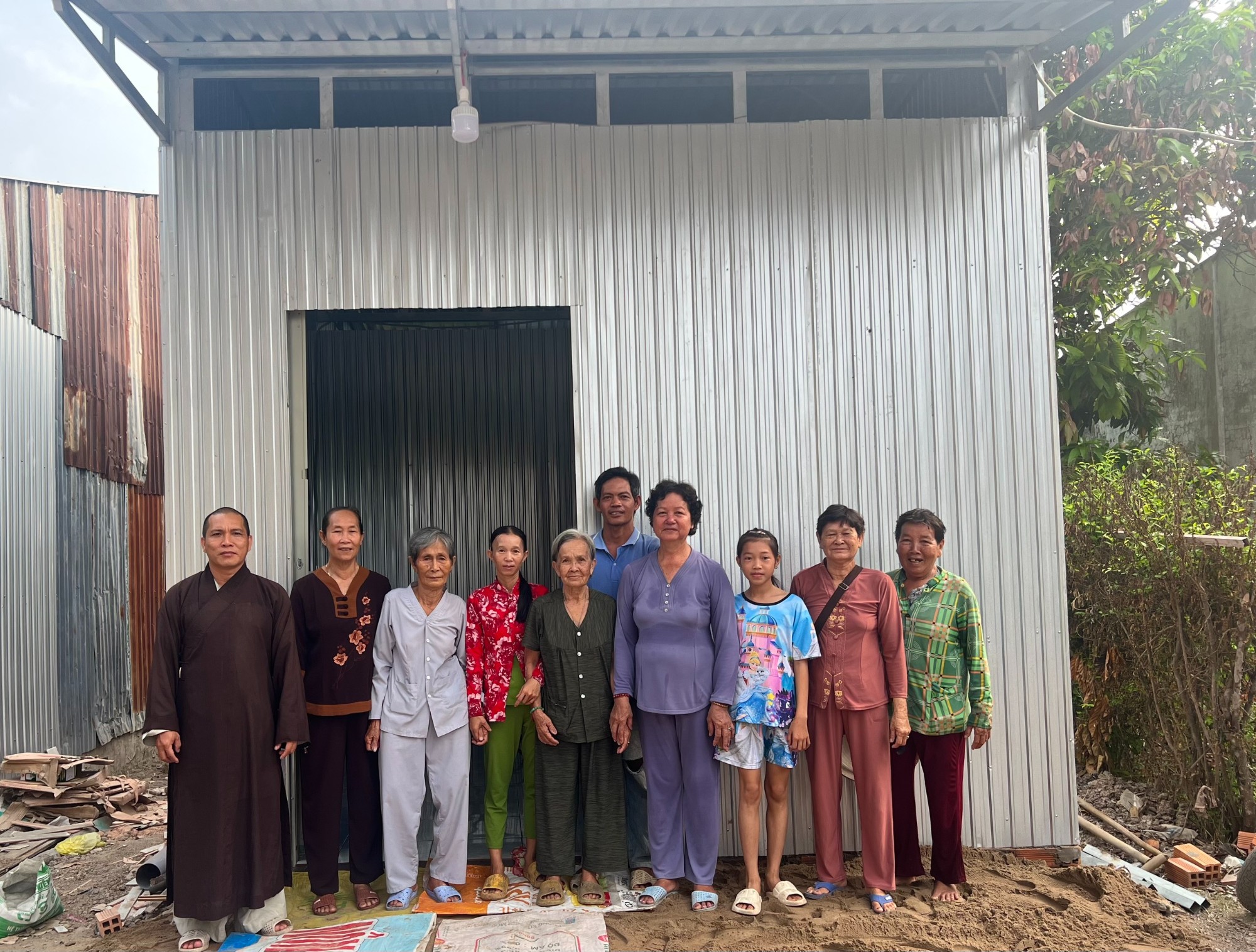 Kiên Giang: Chùa Dân An trao nhà tình thương tại xã Hòa Thuận, huyện Giồng Riềng