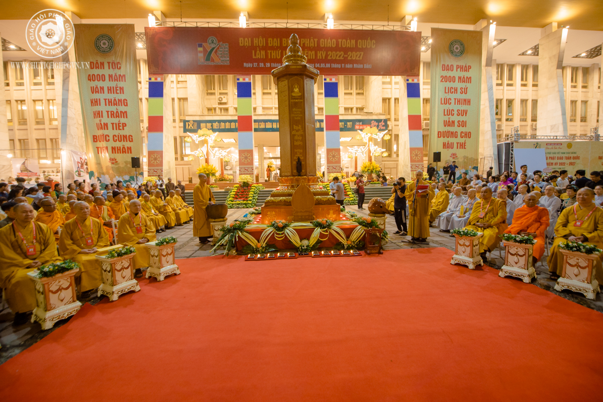 Hà Nội: TỤNG KINH CHUYỂN PHÁP LUÂN CẦU NGUYỆN CHO ĐẠI HỘI ĐẠI BIỂU PHẬT GIÁO TOÀN QUỐC