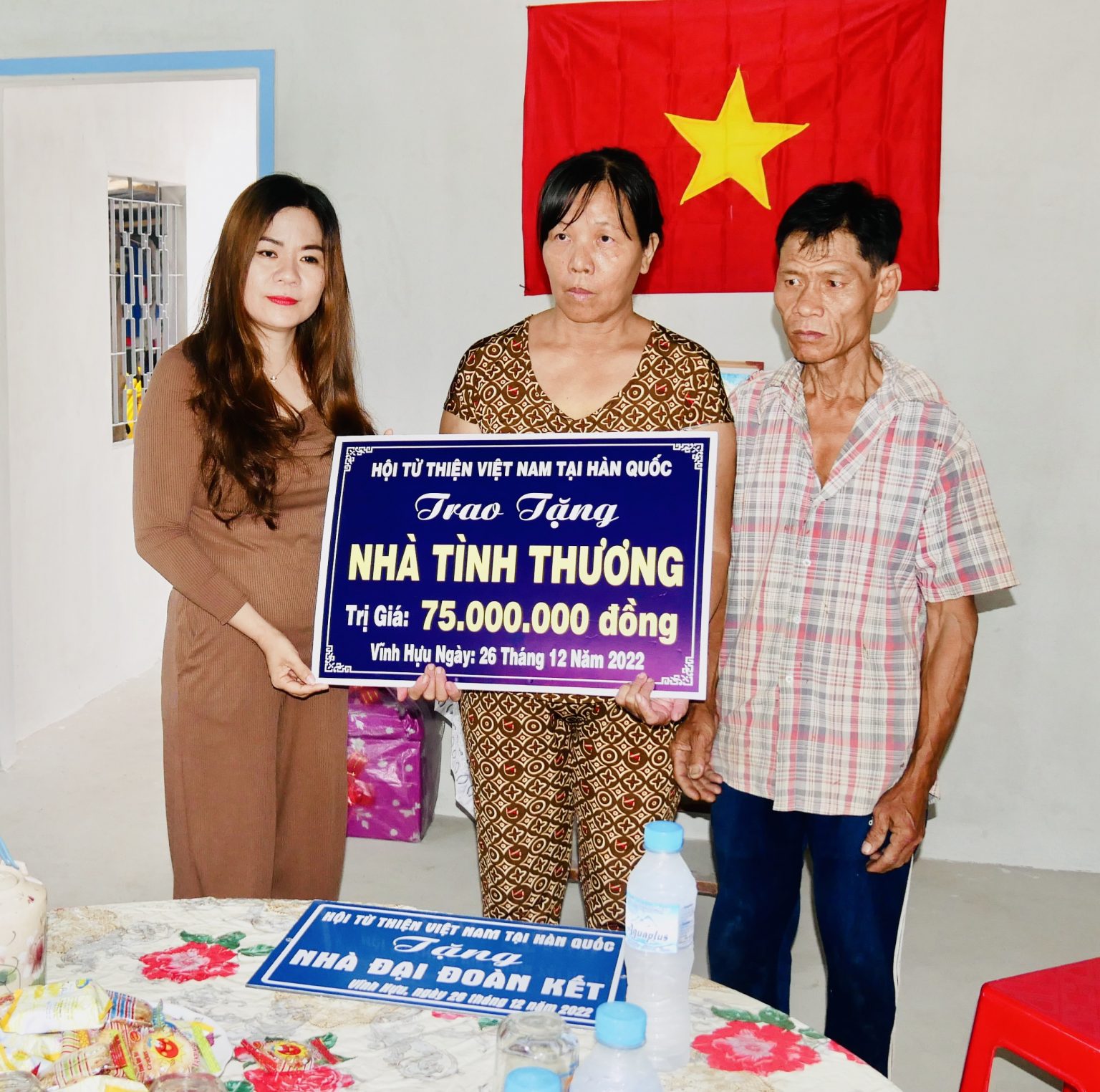 Tiền Giang: Chùa Linh Sơn kết hợp Hội Từ thiện Việt Nam tại Hàn Quốc trao Nhà đại Đoàn kết