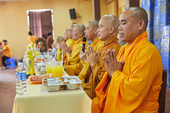 Tiền Giang: Phật tử thực tập Thọ trai Chánh niệm tại khóa Huân tu lần thứ 2